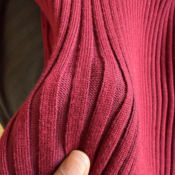 Burgundy Ribbed Knit Sweater - Picture 3 of 3